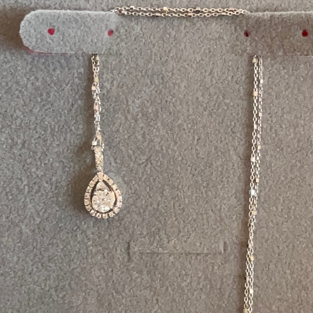 Diamond Teardrop Pendant with Chain, White Gold, .65 carats, stunning! - Picture 14 of 16